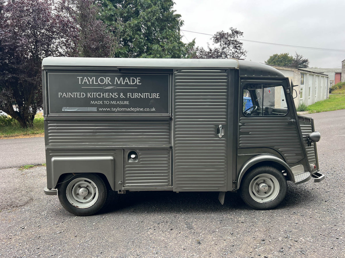 A 2cv van
