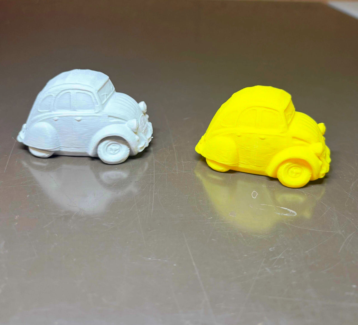1720803 Caricature 2cv Model (Grey or Yellow)