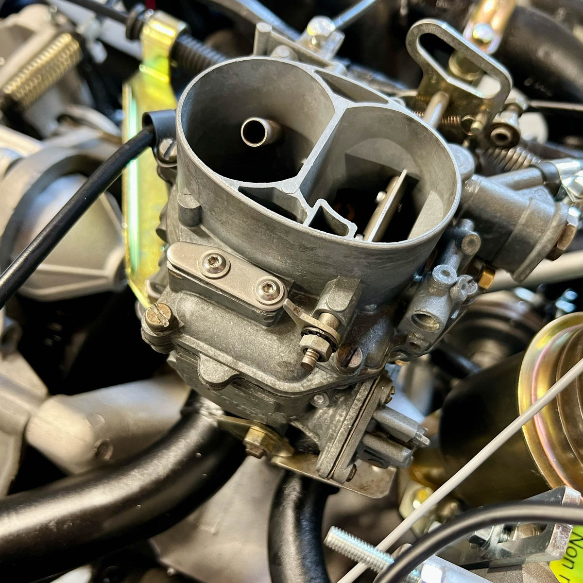 1011406 We can rebuilt your carburettor!